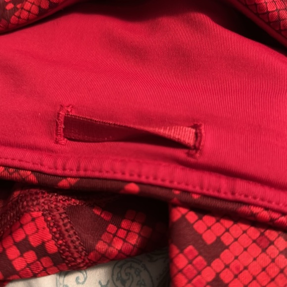 Lululemon Capri Athletica - Picture 10 of 12